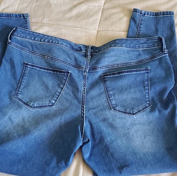 Universal Thread Mid Rise Jegging - Picture 4 of 5